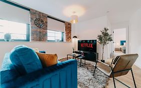 Chic Industrial Style Luxury Pad, City Centre, Fast Wifi, Contractors, Famillies
